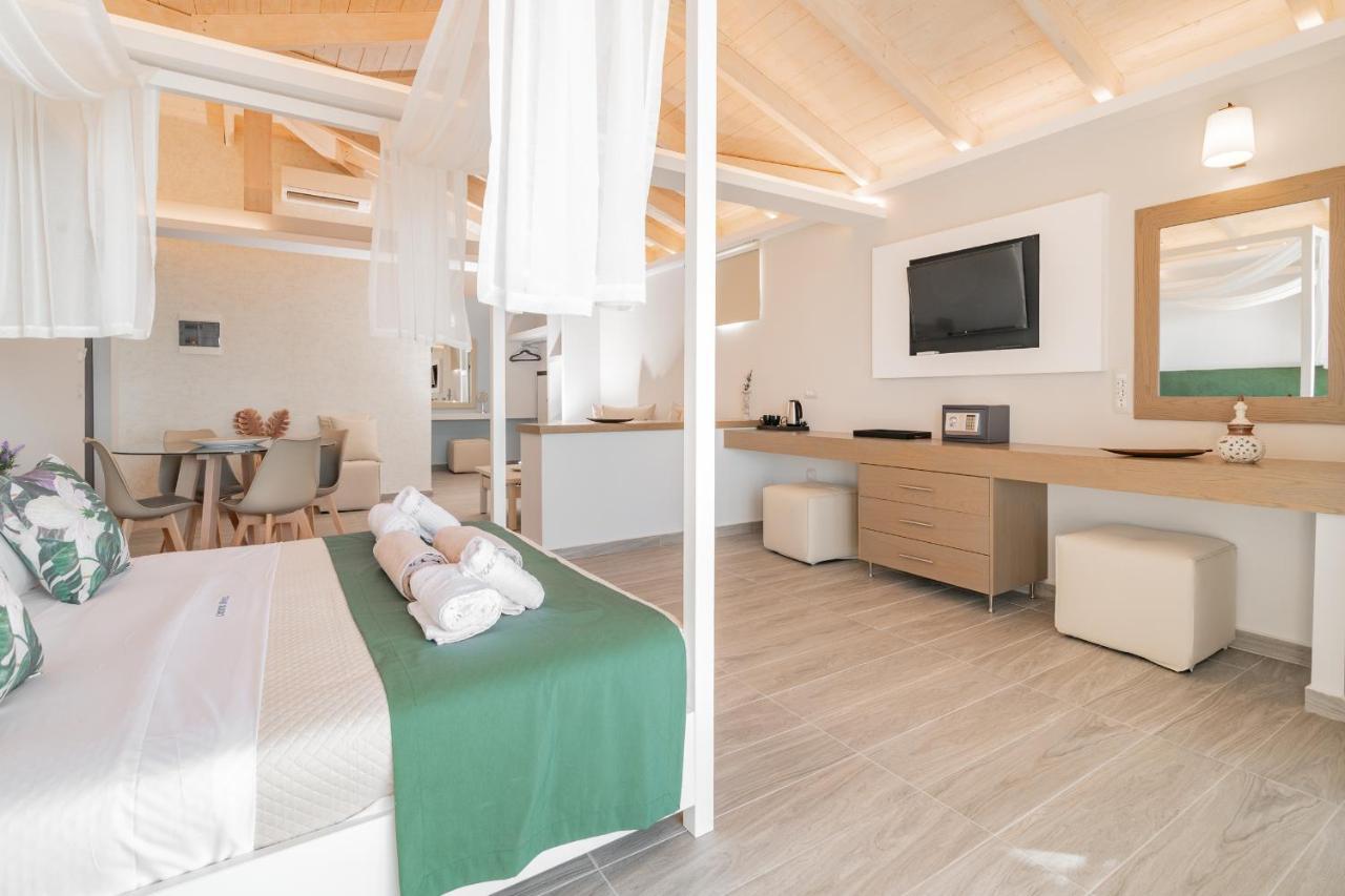 Kalamákion Crystal Beach Hotel מראה חיצוני תמונה