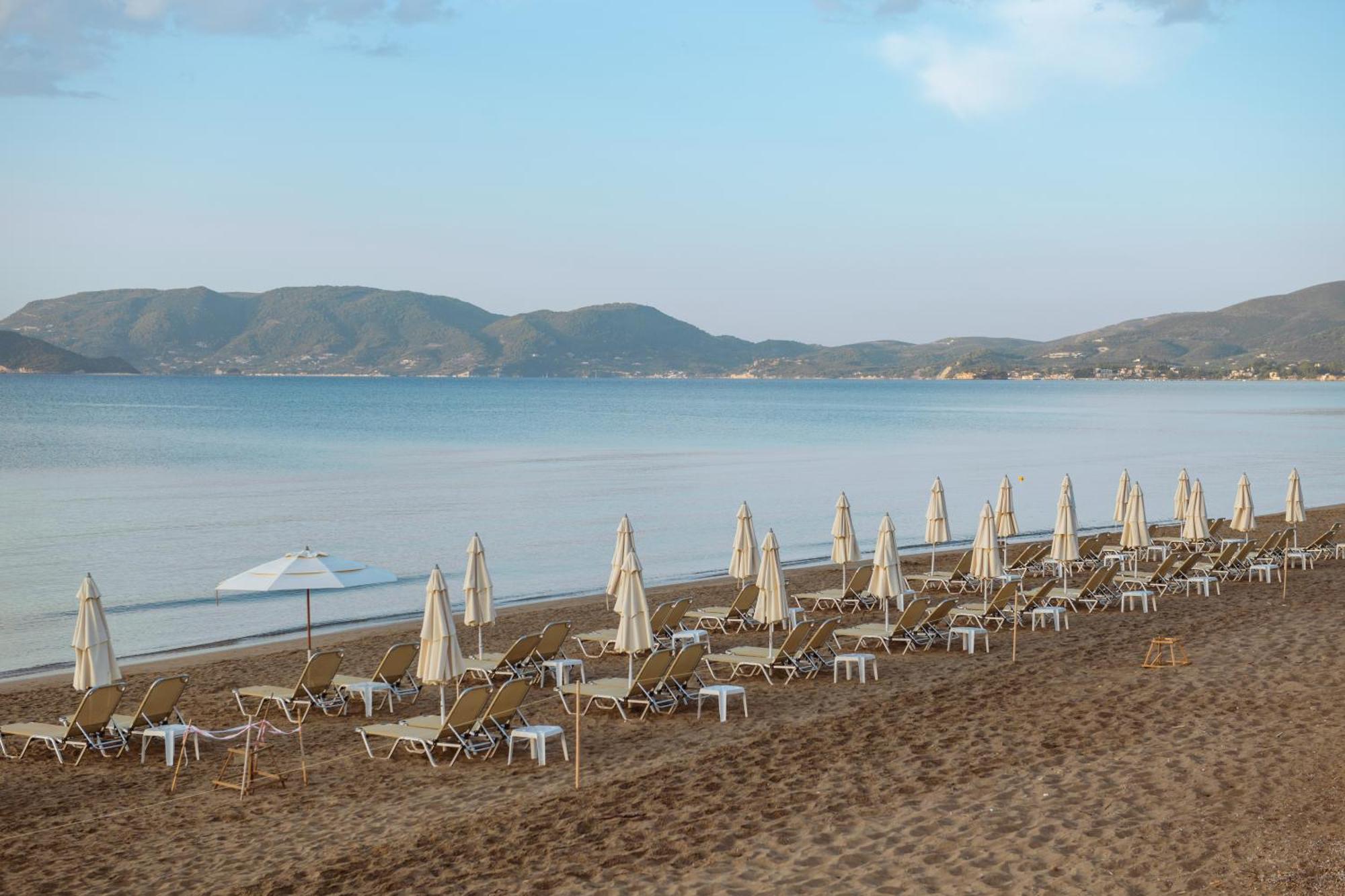 Kalamákion Crystal Beach Hotel מראה חיצוני תמונה