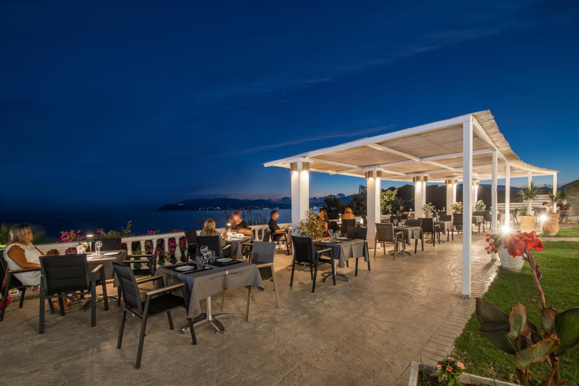 Kalamákion Crystal Beach Hotel מראה חיצוני תמונה