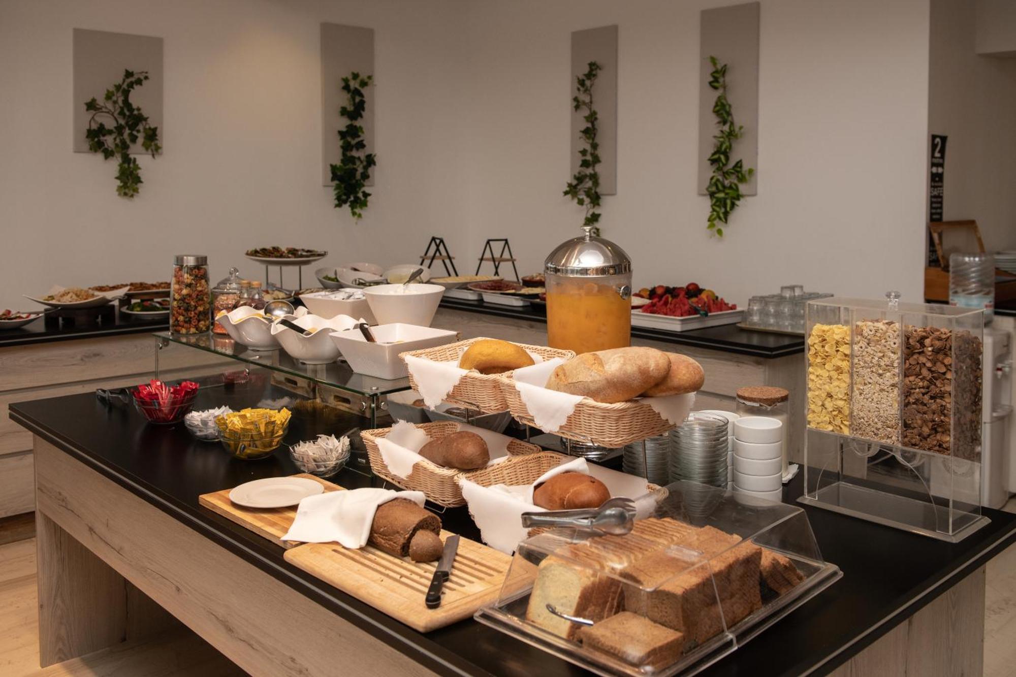 Kalamákion Crystal Beach Hotel מראה חיצוני תמונה