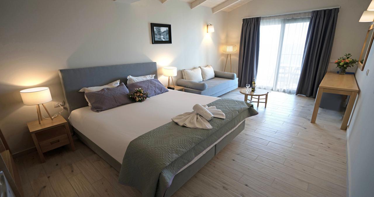 Kalamákion Crystal Beach Hotel מראה חיצוני תמונה