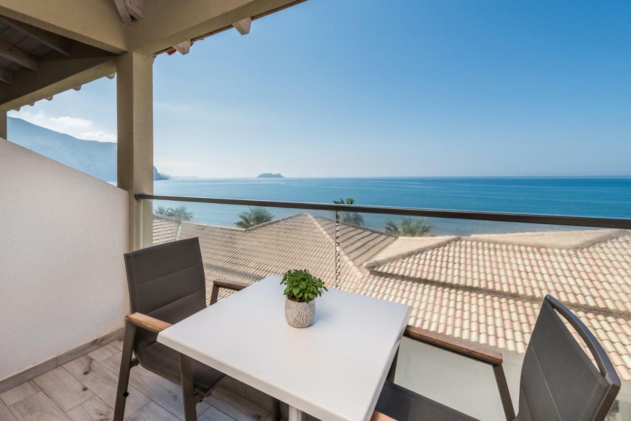Kalamákion Crystal Beach Hotel מראה חיצוני תמונה