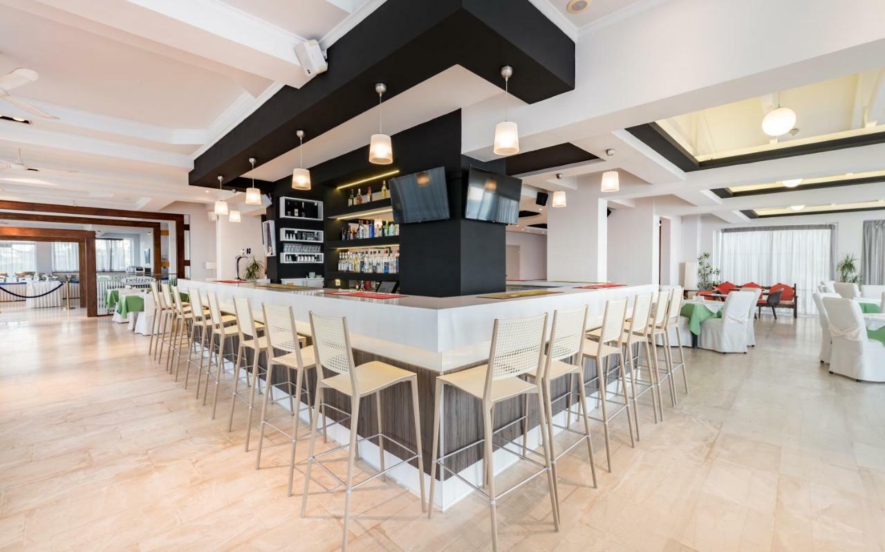 Kalamákion Crystal Beach Hotel מראה חיצוני תמונה